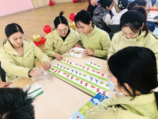 烟台高新区海九游娱乐澜路幼儿园开展“玩转数学游戏 点亮儿童思维”教研活动(图1)