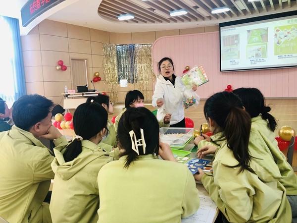 烟台高新区海九游娱乐澜路幼儿园开展“玩转数学游戏 点亮儿童思维”教研活动(图2)