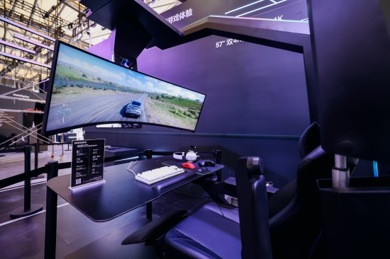 九游娱乐三星3D电竞显示器G90XF惊艳亮相AWE 2025裸眼3D打造沉浸式游戏新体验(图6)