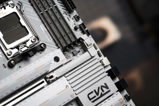 5G竞技网卡致胜装备！七彩虹CVN X九游娱乐870主板开售！(图3)