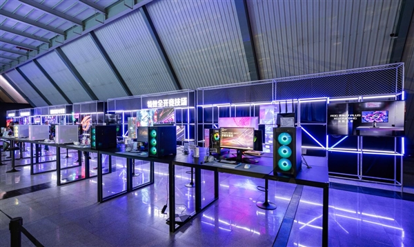 2025 ROG DAY盛大开启 超多高性能显示器燃爆全场！九游娱乐(图2)