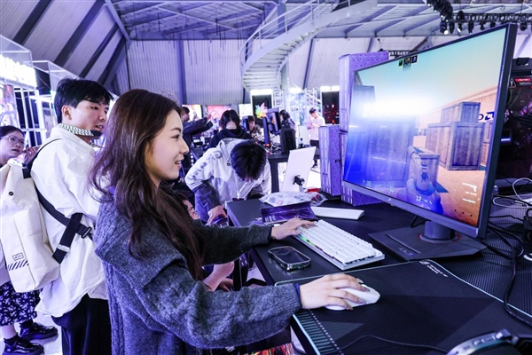 2025 ROG DAY盛大开启 超多高性能显示器燃爆全场！九游娱乐(图10)