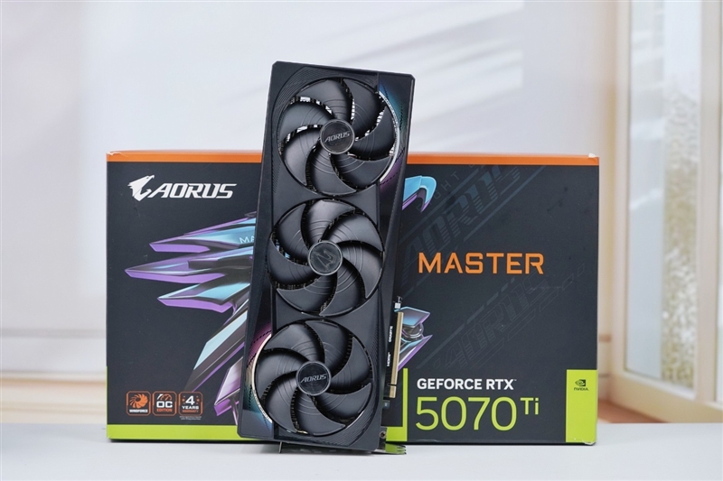 技九游娱乐嘉RTX 5070 Ti超级雕评测：最适合高端玩家的游戏显卡 4K144Hz电竞显示器完美搭档(图1)