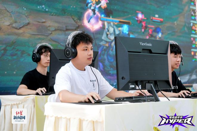 燃启九游娱乐盛夏！成都开启“电竞+音乐”48小时不间断狂欢模式(图3)
