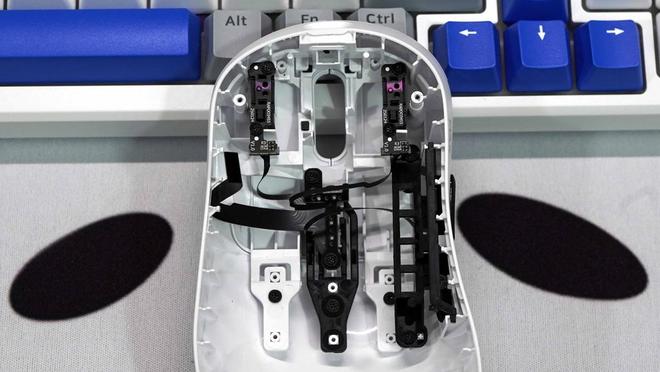 跟蝰蛇V3一比高下？雷柏VT3 九游娱乐MAX二代双8K游戏鼠标拆解测评(图13)