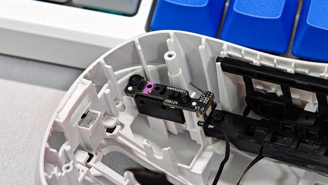 跟蝰蛇V3一比高下？雷柏VT3 九游娱乐MAX二代双8K游戏鼠标拆解测评(图14)