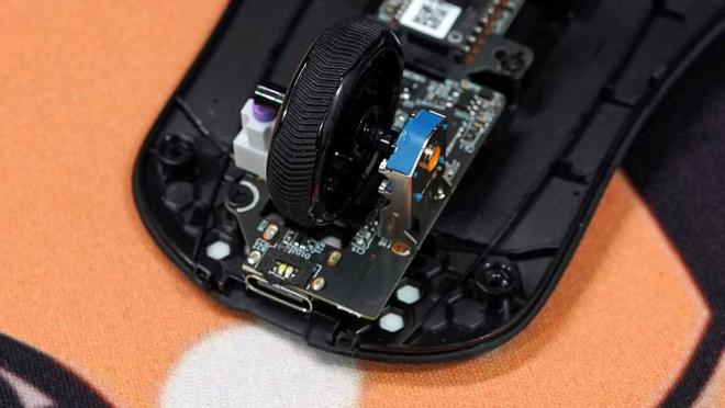 跟蝰蛇V3一比高下？雷柏VT3 九游娱乐MAX二代双8K游戏鼠标拆解测评(图18)