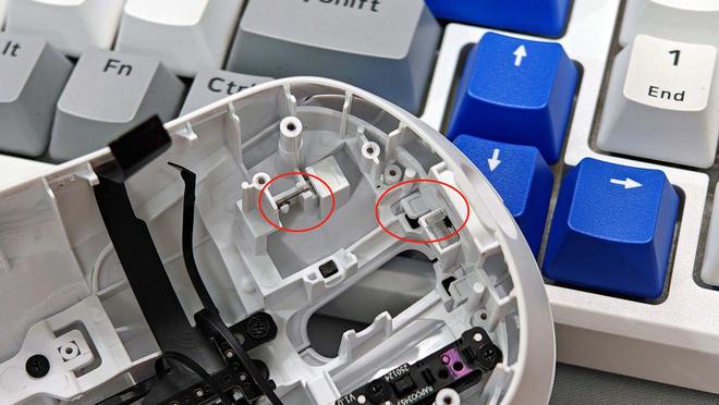 跟蝰蛇V3一比高下？雷柏VT3 九游娱乐MAX二代双8K游戏鼠标拆解测评(图15)