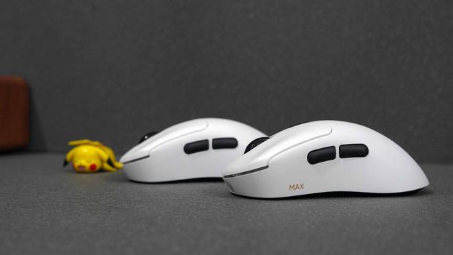 跟蝰蛇V3一比高下？雷柏VT3 九游娱乐MAX二代双8K游戏鼠标拆解测评(图29)