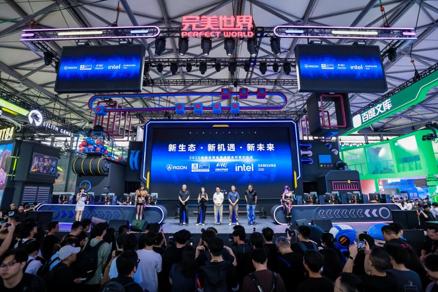 九游娱乐CJ现场完美世界电竞合作硬件巨头电竞体验迎来新升级！(图1)
