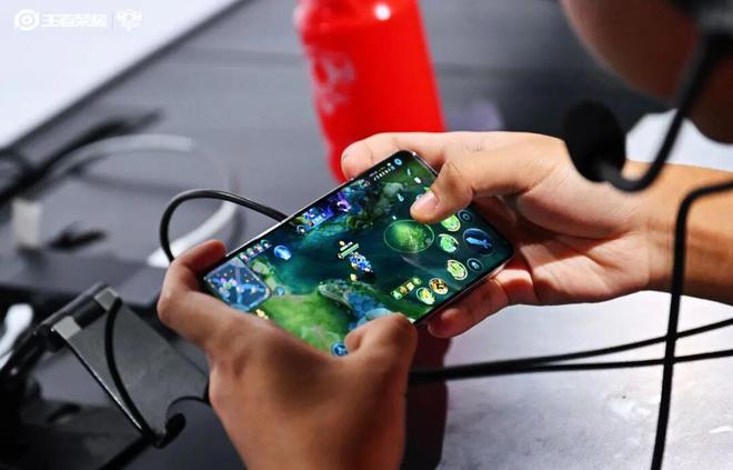 九游娱乐1分05秒售罄但这款国民游戏赛事不只见证了这一个历史(图7)
