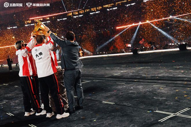 九游娱乐把6万人塞进鸟巢看游戏它离“冲出亚洲”只差一口气(图4)