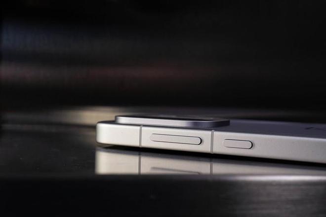 九游娱乐一加ACE6评测：开启165Hz的竞技新纪元(图4)