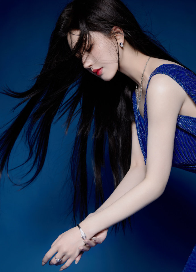 原神胡桃安慰部下cg插画图九游娱乐片(图1)