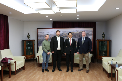 九游娱乐这款冰岛二战卡牌游戏 获得了来自中国玩家的诚挚问候-观察者网(图5)