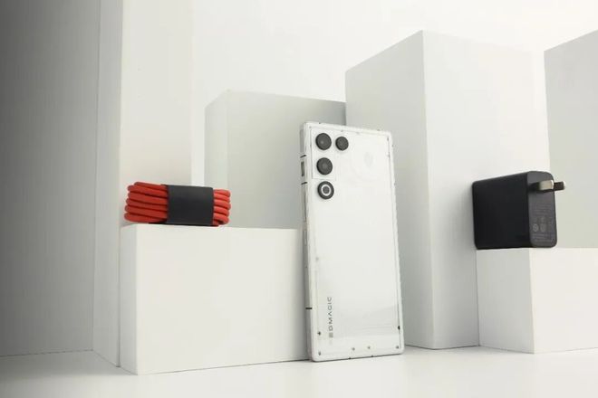 九游娱乐当轻薄机身注入性能基因Air的灵魂就此激活｜红魔11 Air风冷散热卷土重来(图4)