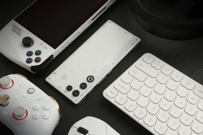 九游娱乐当轻薄机身注入性能基因Air的灵魂就此激活｜红魔11 Air风冷散热卷土重来(图8)