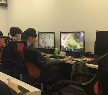 九游娱乐林俊杰终于成立了战队你们这些被演艺事业耽误的电竞选手(图6)