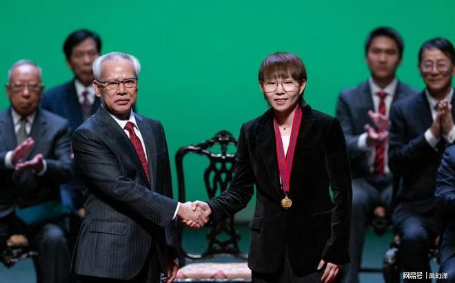 顶级荣誉！朱雨玲获授澳门体育功绩勋章用以表彰她的突出贡献九游娱乐(图5)