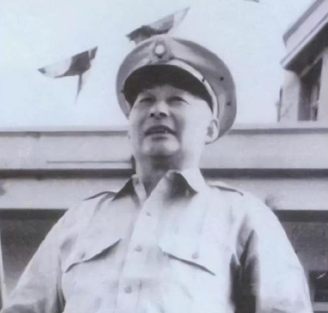 1952年抗日名将柏辉九游娱乐章被押往刑场最终为何落得这般结局(图3)