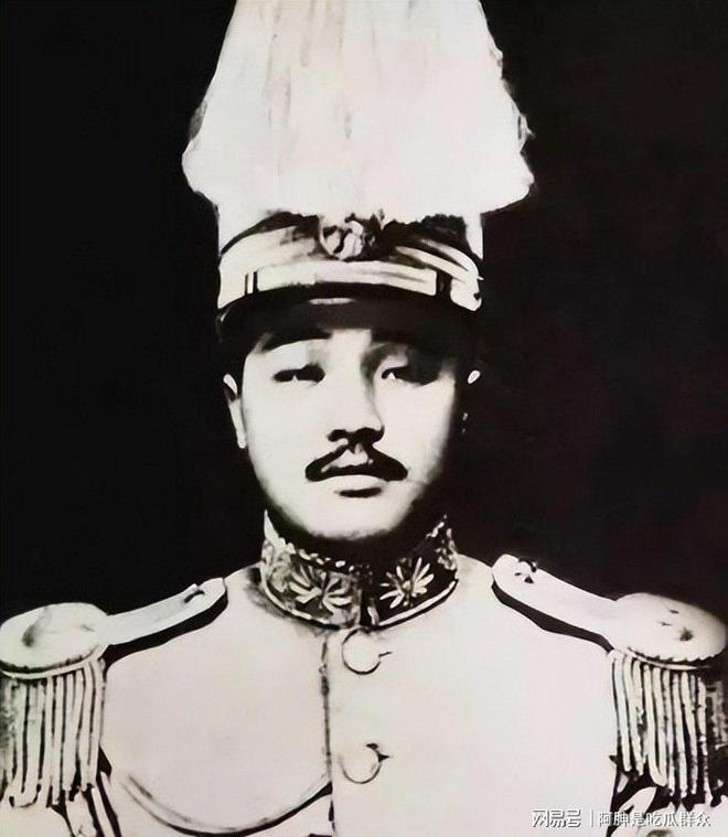 刘伯承元帅：军中只有贺龙和陈赓能玩得转旧社会的“三教九流”九游娱乐(图1)