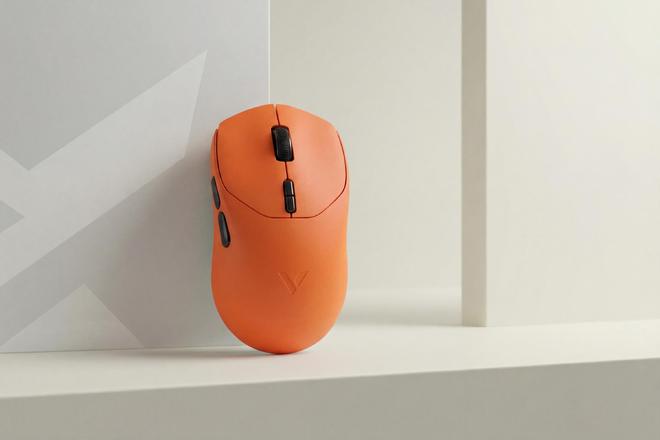 中小手万金油！一套精致桌面新生态：雷柏VT1二代焰影橙九游娱乐鼠标体验(图3)