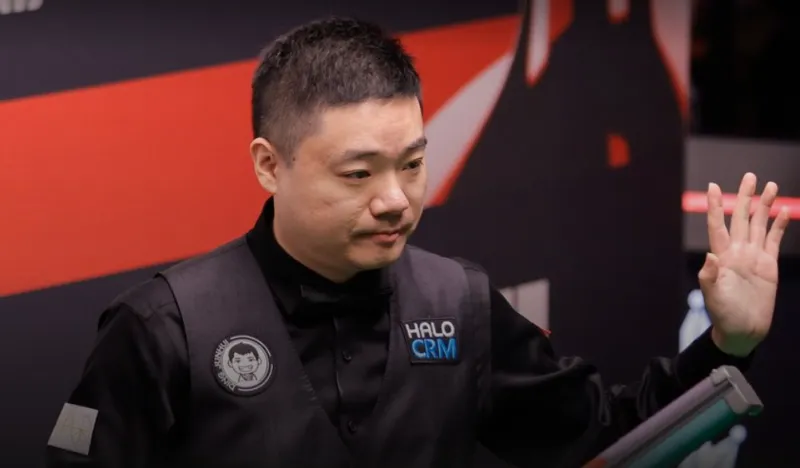 九游娱乐流言板]丁俊晖：拿下第11局是关键对赵心童谁赢不重要(图1)