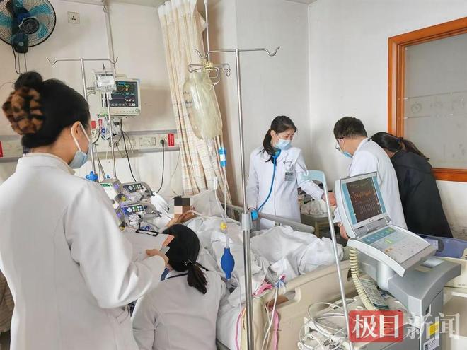 男子连续熬夜玩游戏诱发九游娱乐心梗专家提醒(图1)